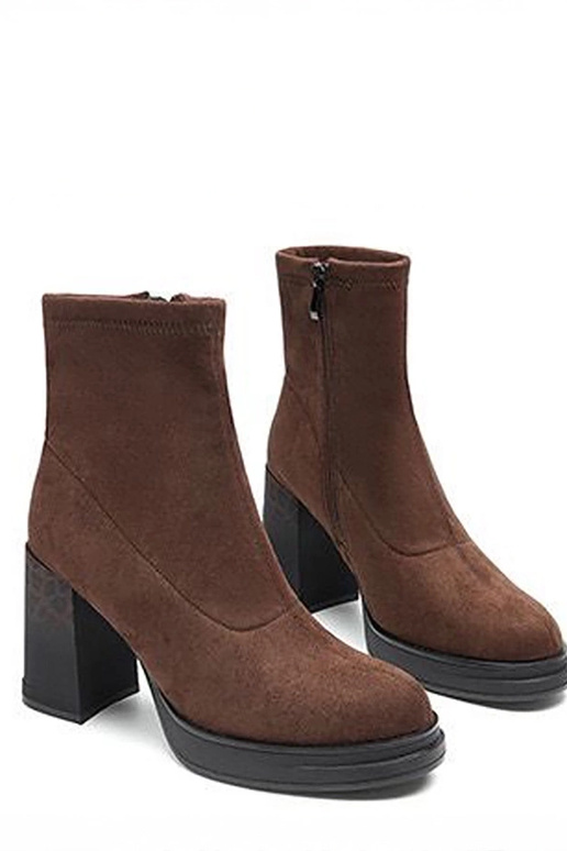 Bottines marron à talon avec motif...