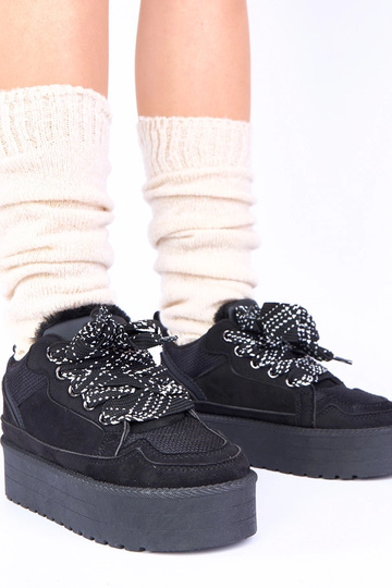 Chaussures de loisirs noires sur plateforme avec lacets décoratifs Sesuna