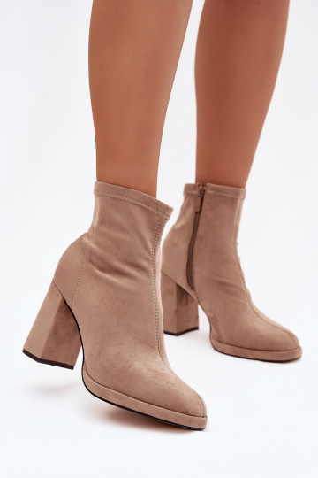 Bottes pour femmesen daim écologiqueu avec des talons beige Karvella 2