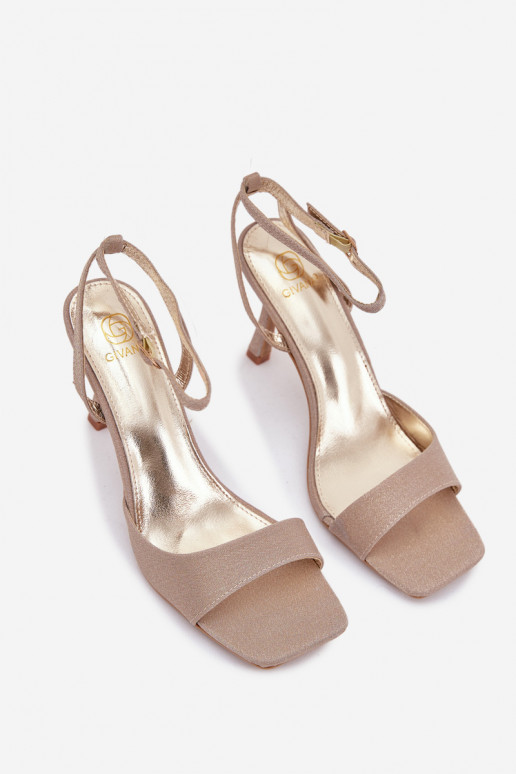 Sandales pour femmes avec des talons fins avec éclat couleur dorée Brisora