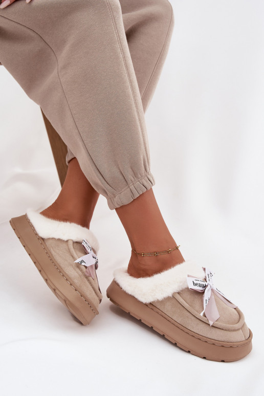 Chaussons pour femmes avec fourrure et nœud, couleur sable « Fenella »