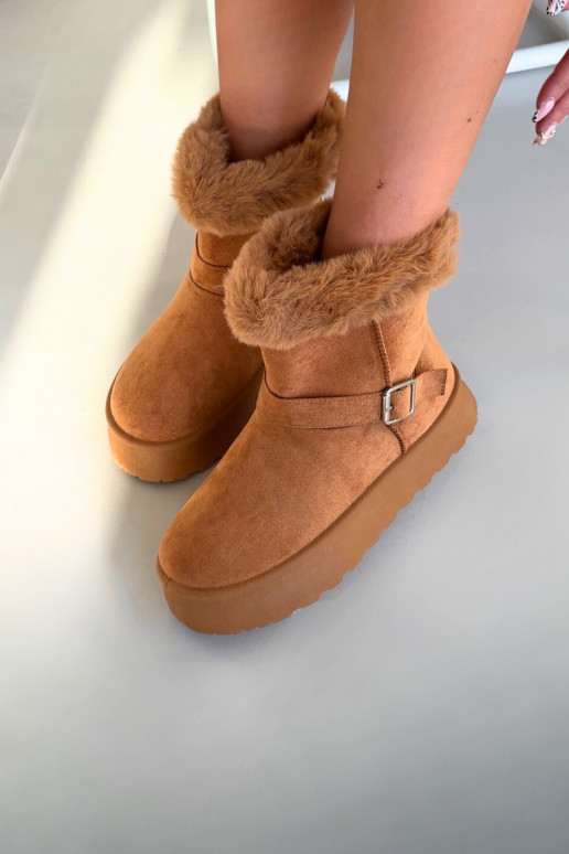 Bottes de neige Féminin avec une plateforme avec boucles et un manteau de fourrure marron Jesella
