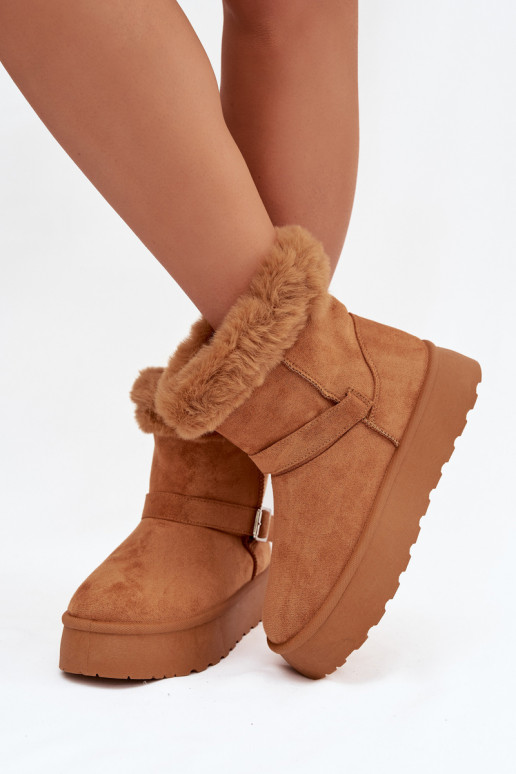 Bottes de neige Féminin avec une plateforme avec boucles et un manteau de fourrure marron Jesella