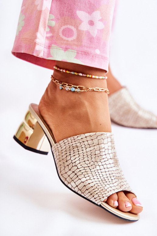 Pantoufles en cuir Féminin Motif crocodile avec des talons beige Perry