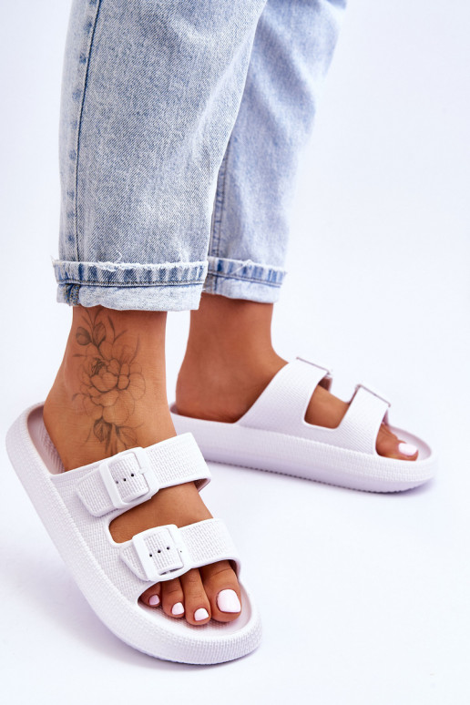 Chaussons femme avec mousse avec des bandes couleur blanche Sharmen