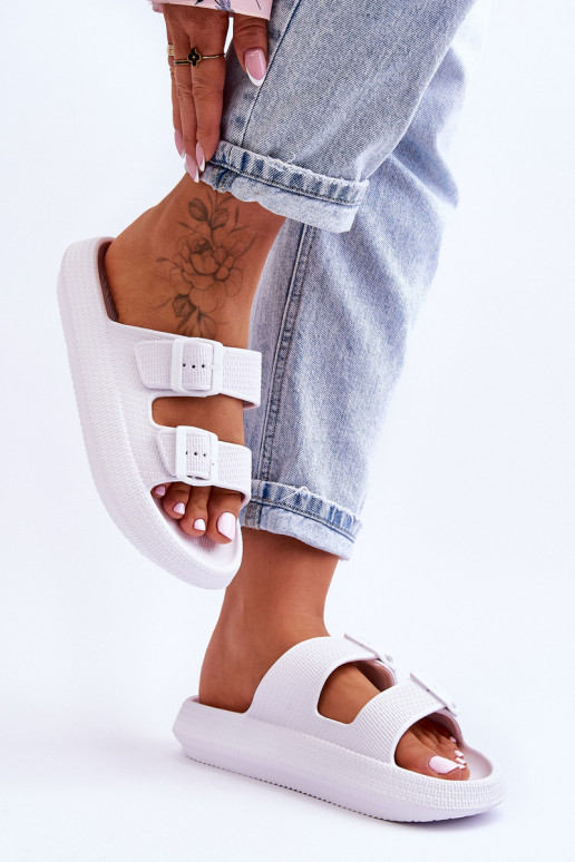 Chaussons femme avec mousse avec des bandes couleur blanche Sharmen