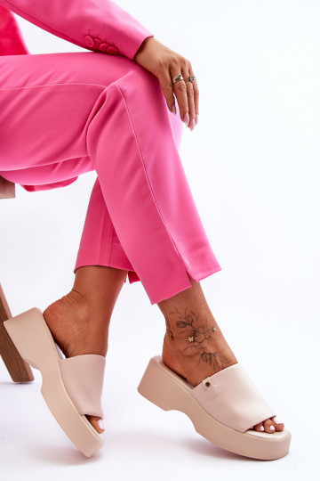 Féminin Chaussons avec une plateforme beige Carmela 2