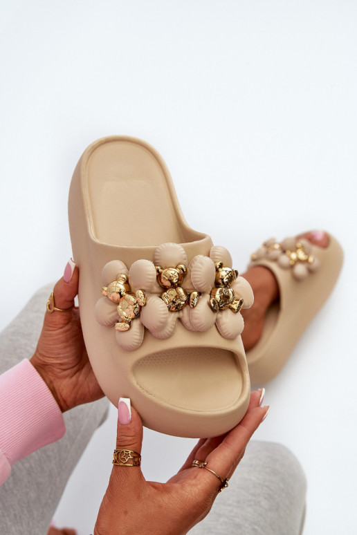 Féminin Chaussons Pantoufles légères avec de beaux détails Sur une semelle épaisse beige Bremavia