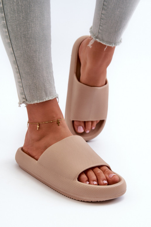 Féminin Chaussons légers en mousse Sur une semelle épaisse beige Querceria