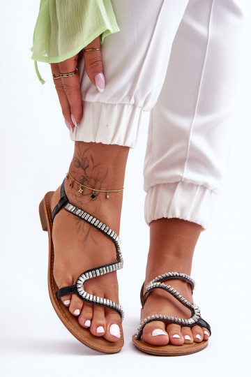 Sandales à enfiler pour femmes avec de beaux détails couleur noire Hayen
