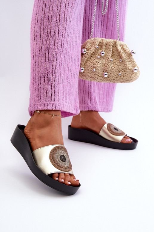 Pantoufles en cuir Féminin avec des ornements S.Barski KV27-019 couleur dorée