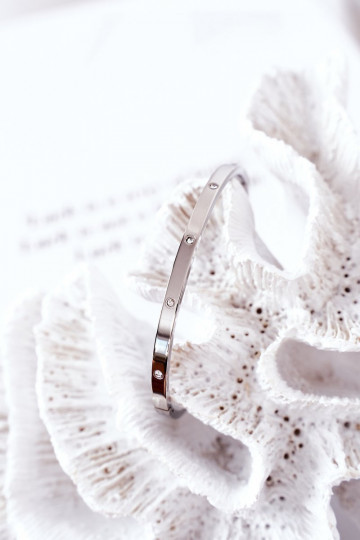 Bracelet en acier inoxydable couleur argent avec des pierres scintillantes