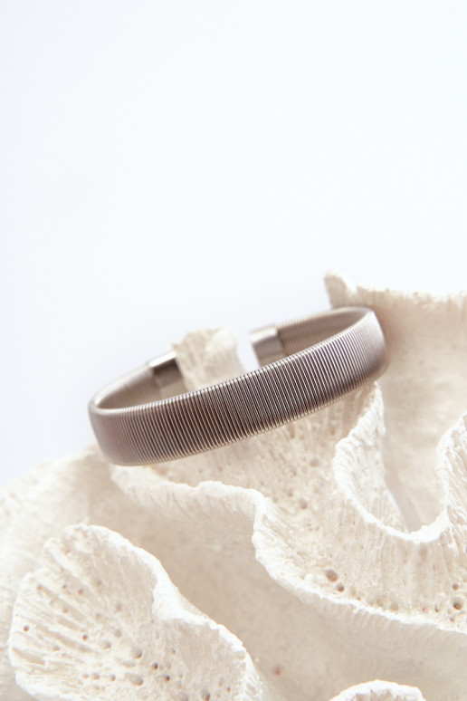 Elastyczna Un bracelet Féminin en acier inoxydable couleur argent