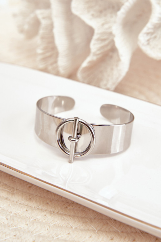 Un bracelet Féminin avec des ornements Stal NierdzeÀna couleur argent