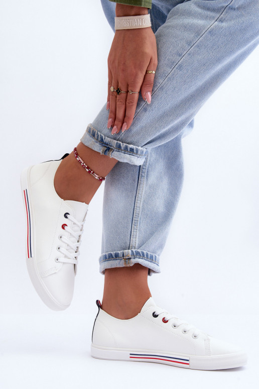 Peau baskets Féminin couleur blanche Mossaia