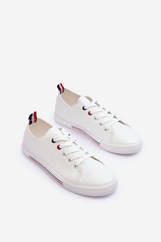 Peau baskets Féminin couleur blanche Mossaia