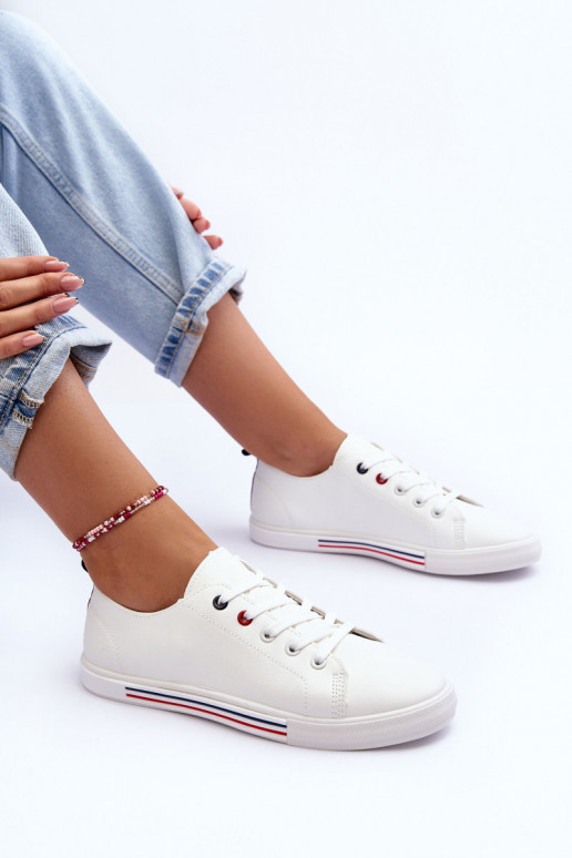 Peau baskets Féminin couleur blanche Mossaia