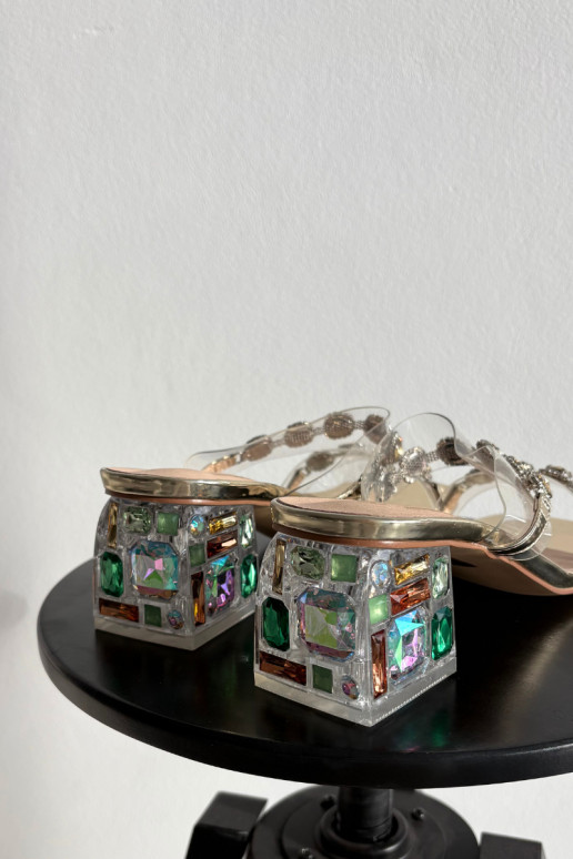 Pantoufles pour femmes aux yeux brillants D&A MR1037-02 couleur dorée