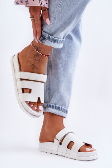 Modèle classique Pantoufles pour femmes couleur blanche Molie