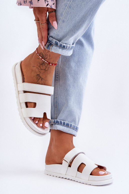 Modèle classique Pantoufles pour femmes couleur blanche Molie