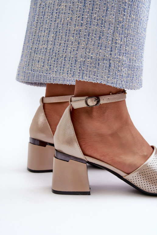 Sandales pour femmes avec des talons en cuir écologique couleur dorée Horissa