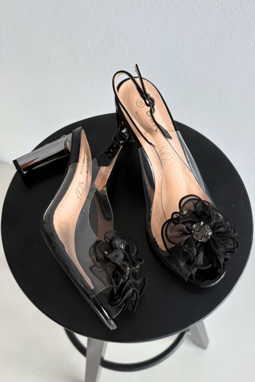 des sandales avec des talons avec des ornements I Kryształkami D&A MR52-236 couleur noire