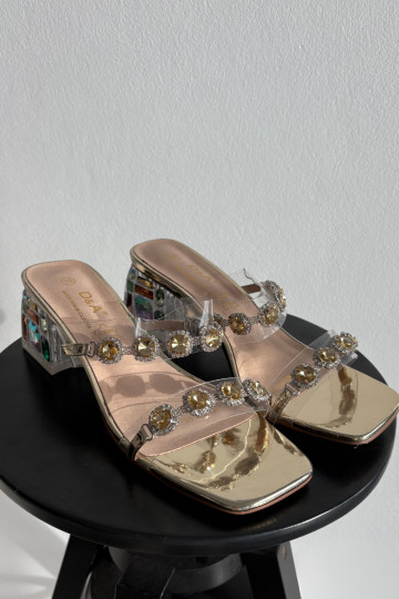 Pantoufles pour femmes aux yeux brillants D&A MR1037-02 couleur dorée 2