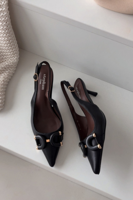 Sandales pour femmes avec des talons fins Avec des décorations Detalem couleur noire Brienne