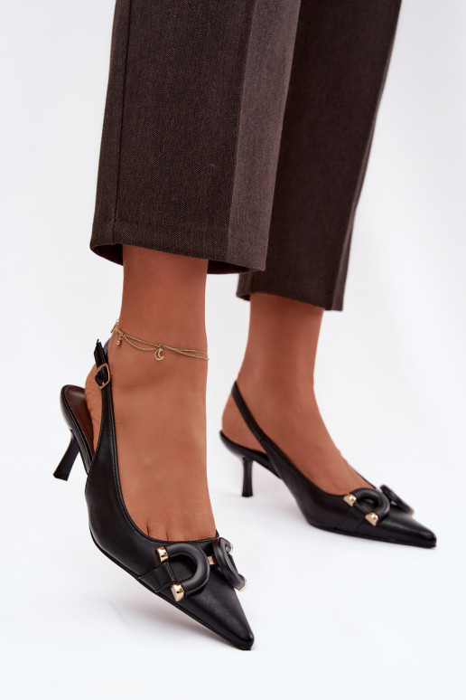 Sandales pour femmes avec des talons fins Avec des décorations Detalem couleur noire Brienne