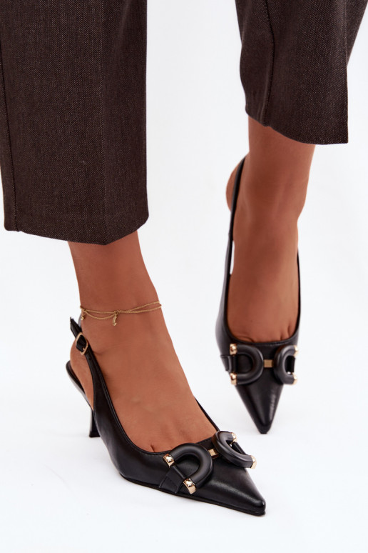 Sandales pour femmes avec des talons fins Avec des décorations Detalem couleur noire Brienne