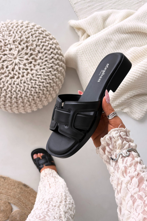 Pantoufles pour femmes avec des talons larges couleur noire Lorania