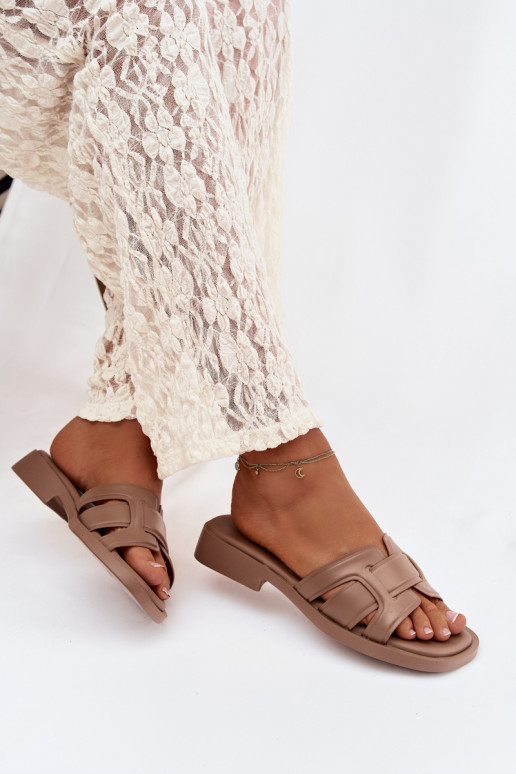 Pantoufles pour femmes avec des talons larges beige Lorania