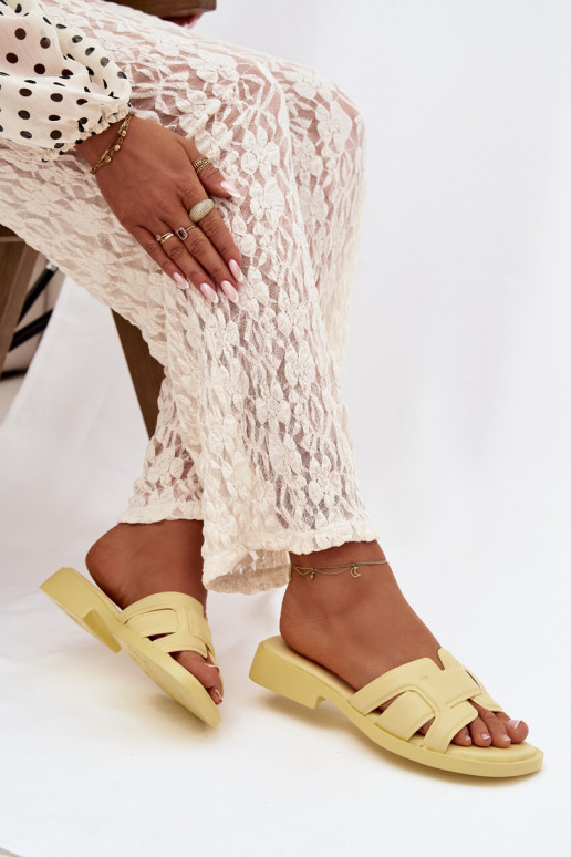 Pantoufles pour femmes avec des talons larges couleur jaune Lorania