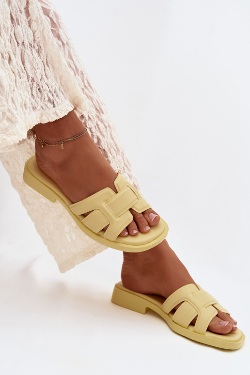 Pantoufles pour femmes avec des talons larges couleur jaune Lorania