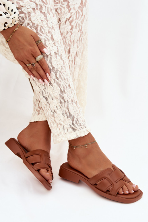 Pantoufles pour femmes avec des talons larges marron Lorania