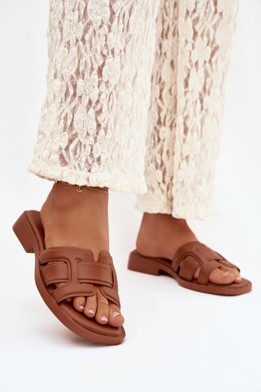 Pantoufles pour femmes avec des talons larges marron Lorania