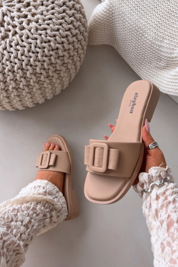 Chaussons pour femmes avec larges talons et boucles couleur sable « Melivra »