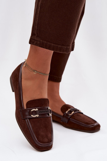 Mocassins pour femmes en chocolat avec des éléments décoratifs Evelora