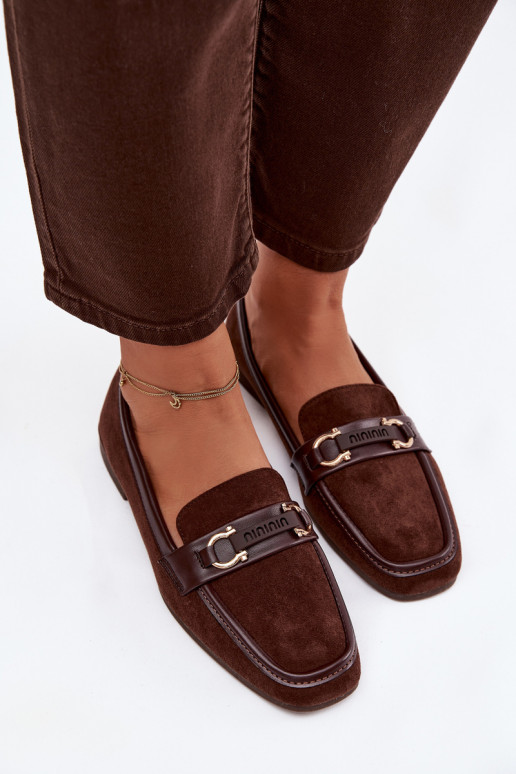 Mocassins pour femmes en chocolat avec des éléments décoratifs Evelora