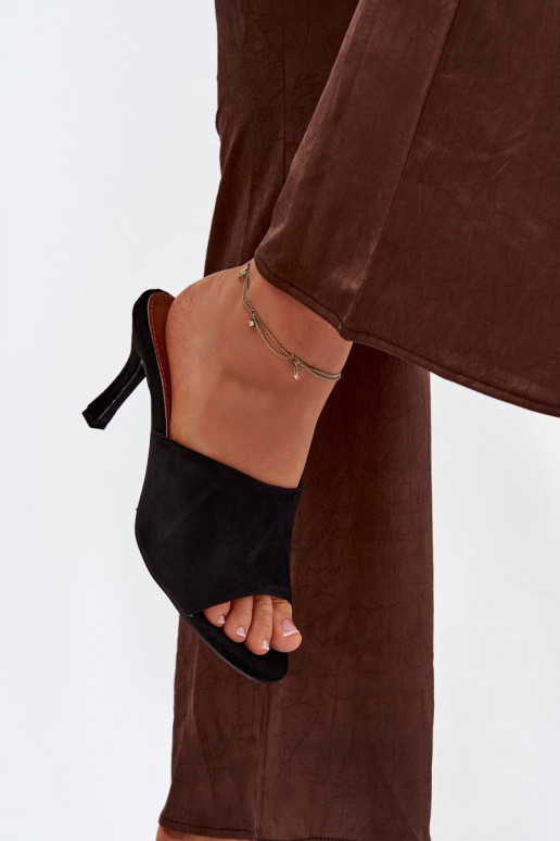 Pantoufles pour femmes avec des talons finsen daim écologiqueu couleur noire Isolia