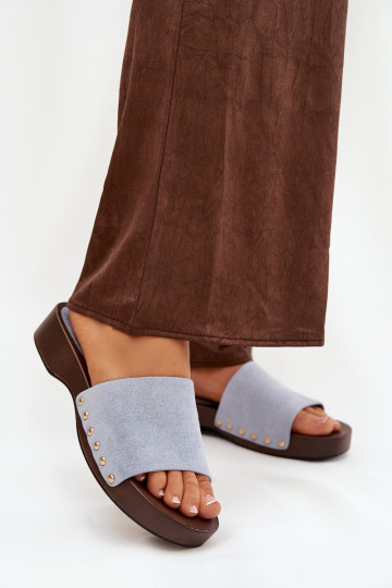 Chaussons pour femmes avec des clous dorés de couleur bleue Ferinna 2