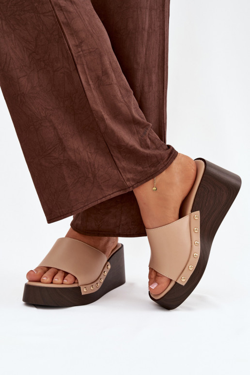 Pantoufles pour femmes Sur un coin Ze couleur doréemi Goujons beige Arionne