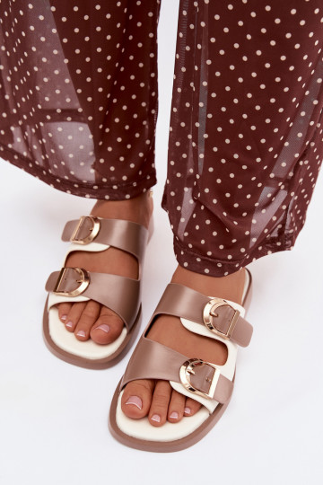 Sandales féminines à talons larges couleur or avec clous couleur chocolat