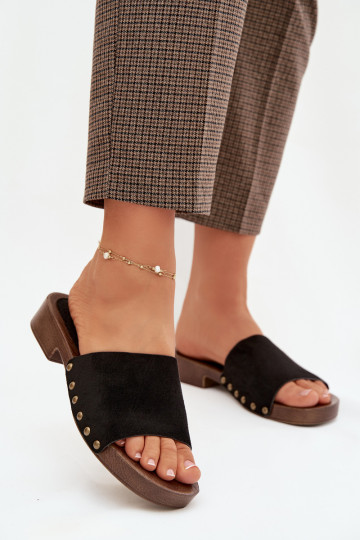 Pantoufles pour femmes avec des talons larges Ze couleur doréemi Goujons couleur noire Girella