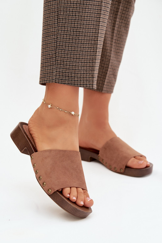 Pantoufles pour femmes avec des talons larges Ze couleur doréemi Goujons marron Girella