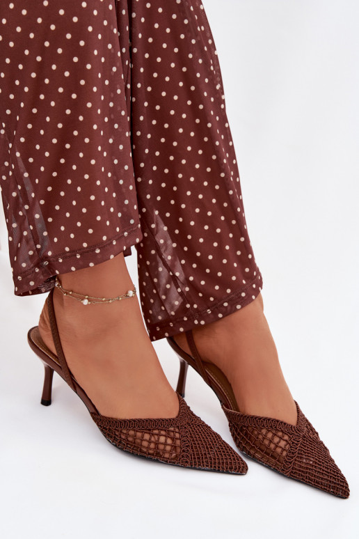 des sandales avec des éléments ajourés avec des talons fins marron Hanelis