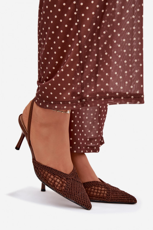 des sandales avec des éléments ajourés avec des talons fins marron Hanelis