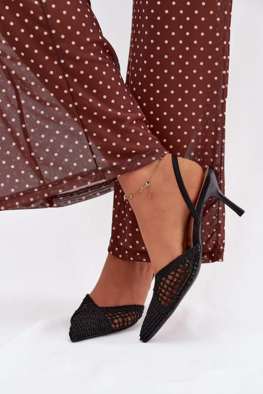 des sandales avec des éléments ajourés avec des talons fins couleur noire Hanelis