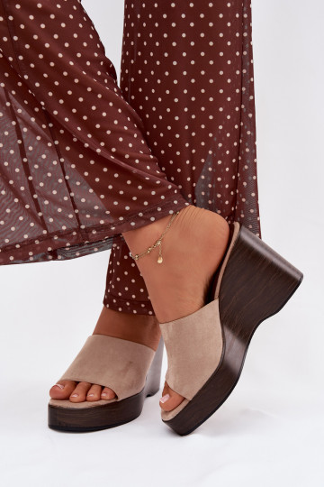 Pantoufles pour femmes Sur un coin beige Ravelia 2