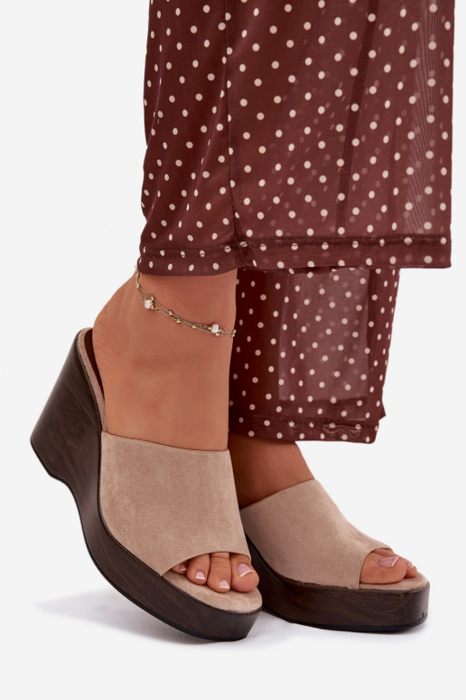 Pantoufles pour femmes Sur un coin beige Ravelia